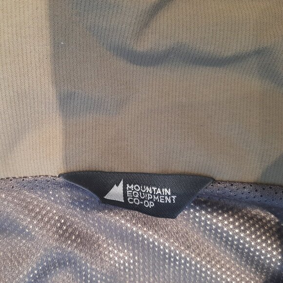 Mountain Equipment Co-op (MEC) - Gore-Tex Jacket - Women's Medium - Picture 10 of 16